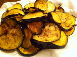 fried aubergines on a paper kitchen 