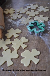 biscuit cutter used for baking clover shaped cookies 